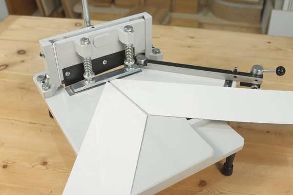 Virutex U78 Manual Laminate Miter Cutter for Clean Precise Chip-Free Cut on Laminate, Plastic or Veneer Easy Use and Professional Finish, Adjustable Cut 45º - 90º, Material Held in Place Automatically - Image 3